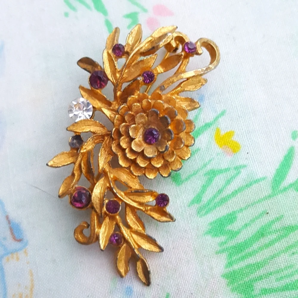 🌙Vintage Gold and Amethyst Floral Brooch - Picture 3 of 10
